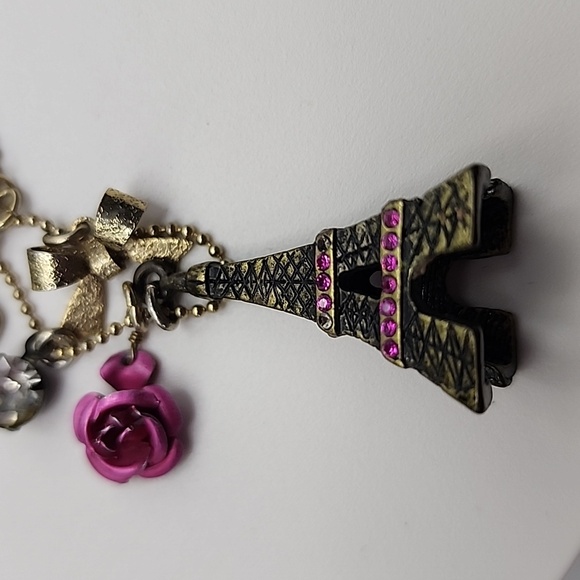 Gold Tone Eiffel Tower Charm Necklace Betsey Johnson - Picture 3 of 10